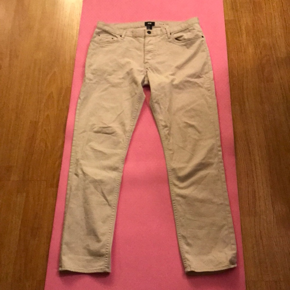 99% new and good looking, long pant